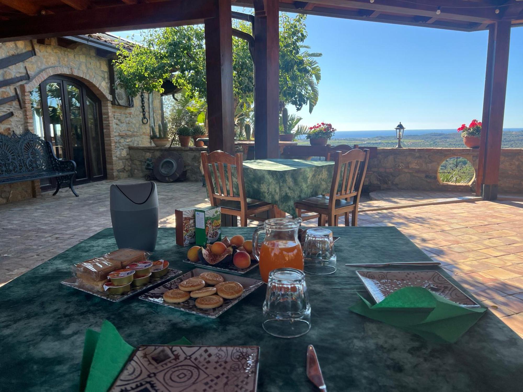 Agriturismo Catena Ciro Eksteriør billede