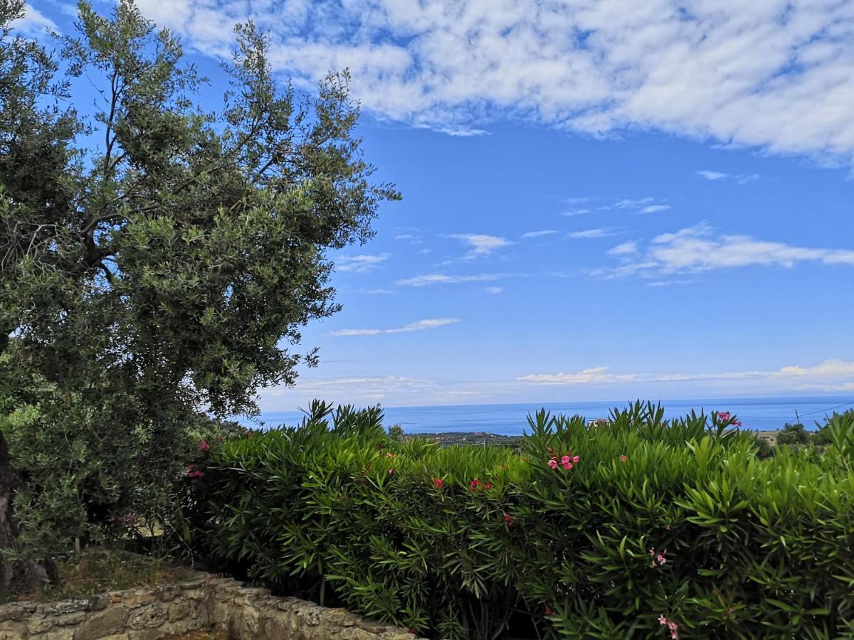 Agriturismo Catena Ciro Eksteriør billede