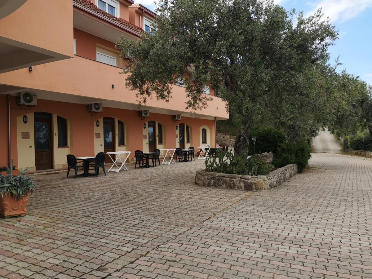 Agriturismo Catena Ciro Eksteriør billede