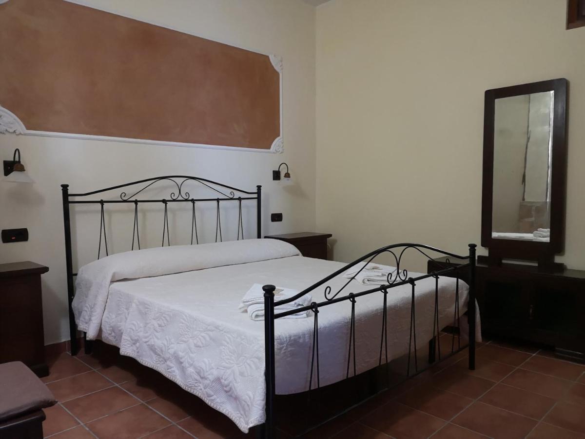 Agriturismo Catena Ciro Eksteriør billede